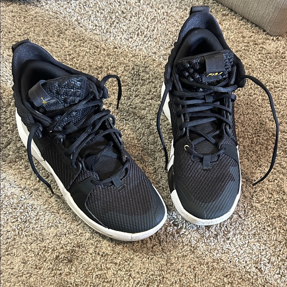 Jordan Men's Black and White Basketball Sneakers